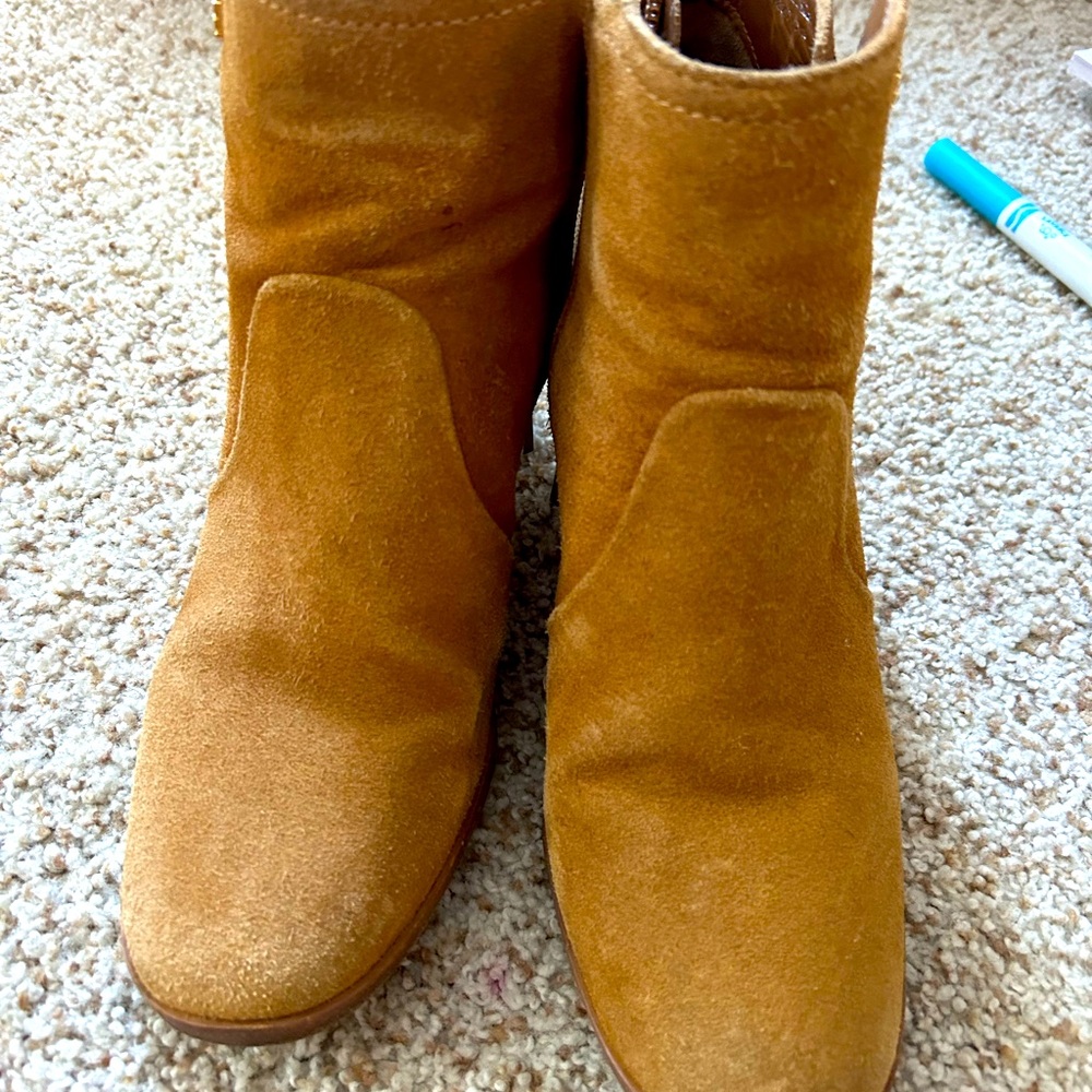 Size 7.5 tory burch bootie - has mild to moderate wear